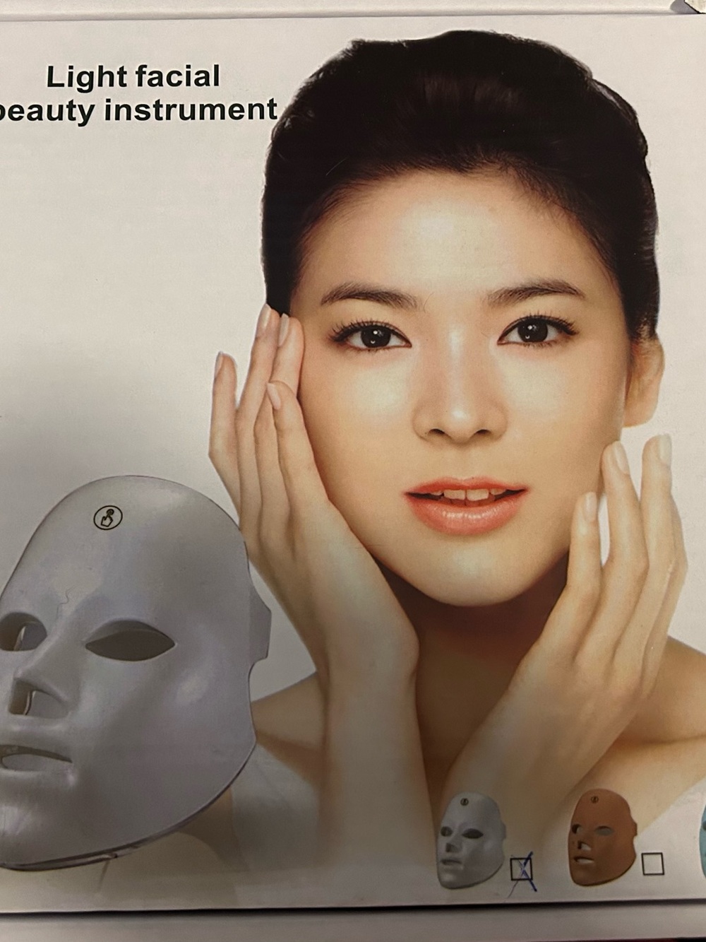LED Light Facial Beauty Mask - White, NEW in Box